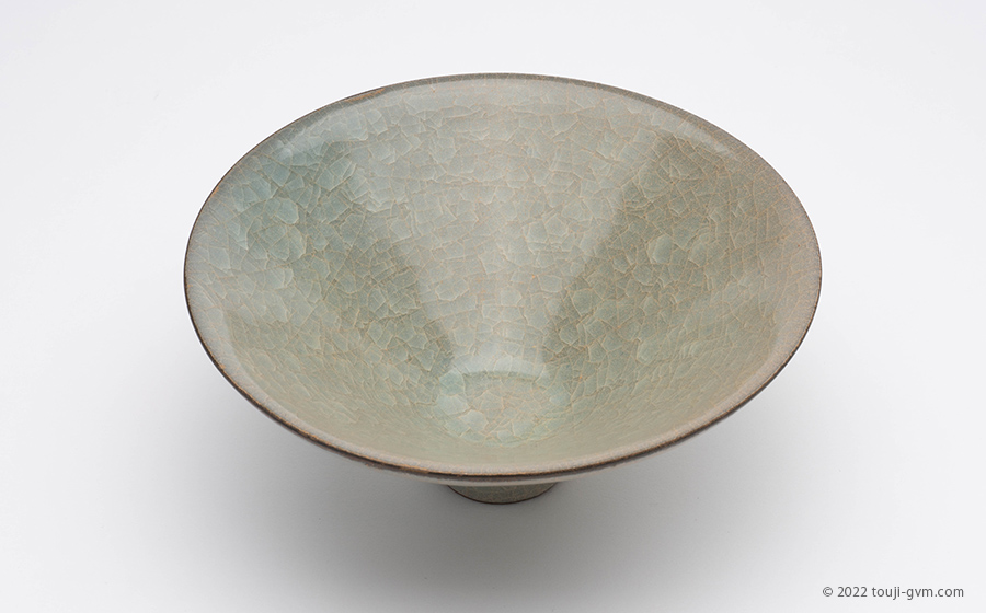 宋代 青磁斗笠碗 – Celadon Tea Bowl with Ice crack | 陶磁オンライン