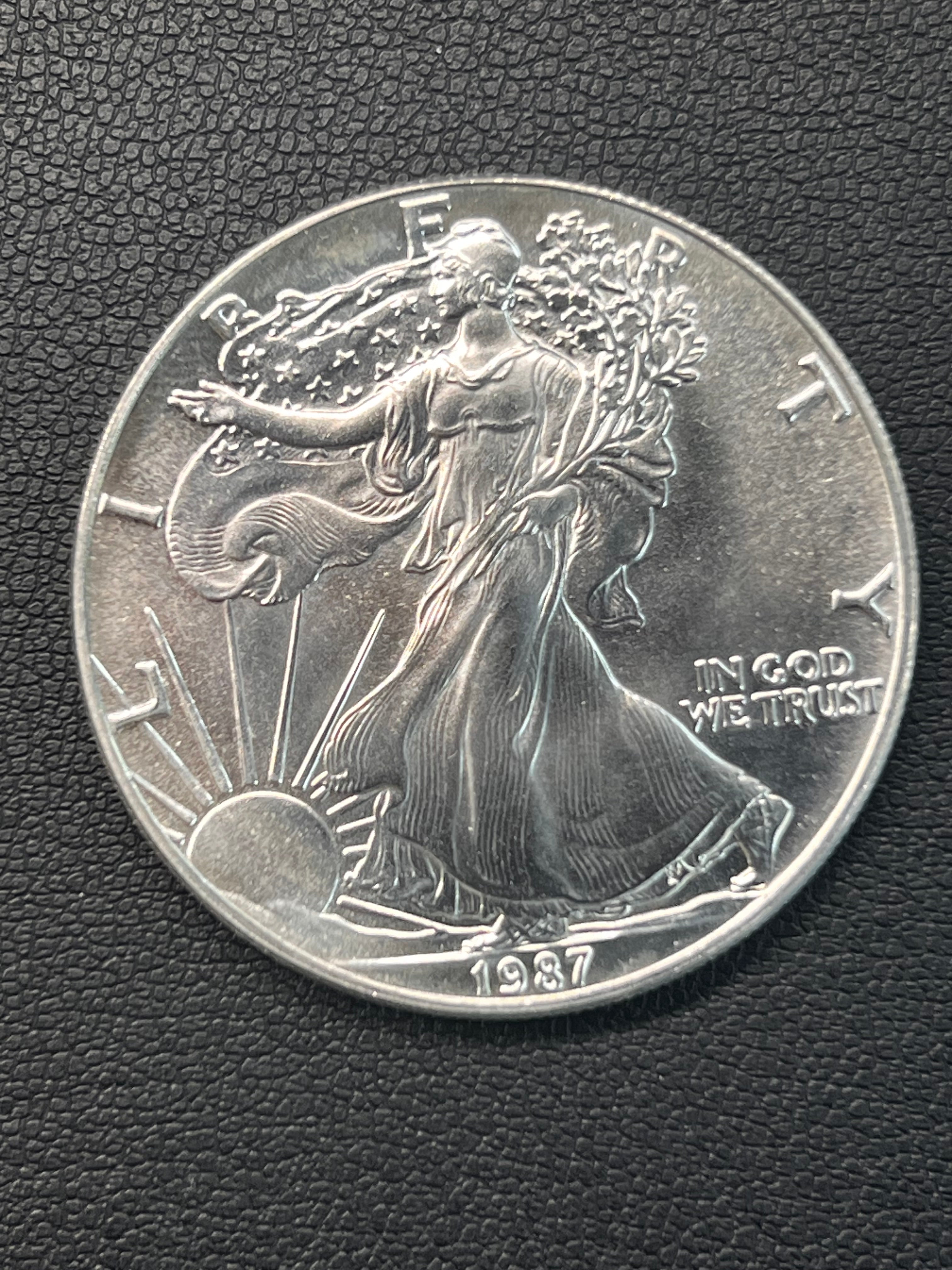 1986年、イーグル銀貨ウォーキングリバティ1オンス銀貨 イーグル銀貨