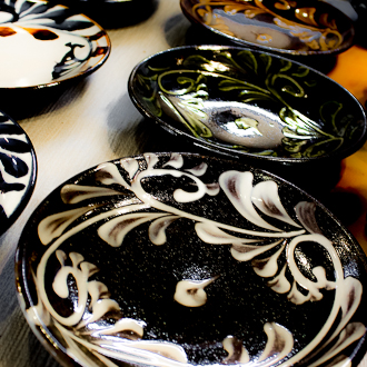 壺屋焼 イッチン唐草｜壺屋焼窯元 陶眞窯