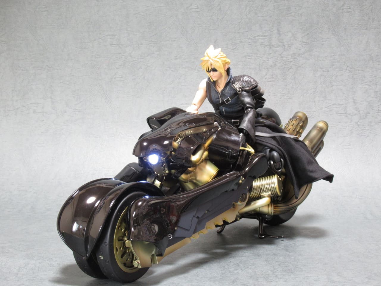 PLAY ARTS改 FF7AC クラウド・ストライフ&フェンリル クラウド