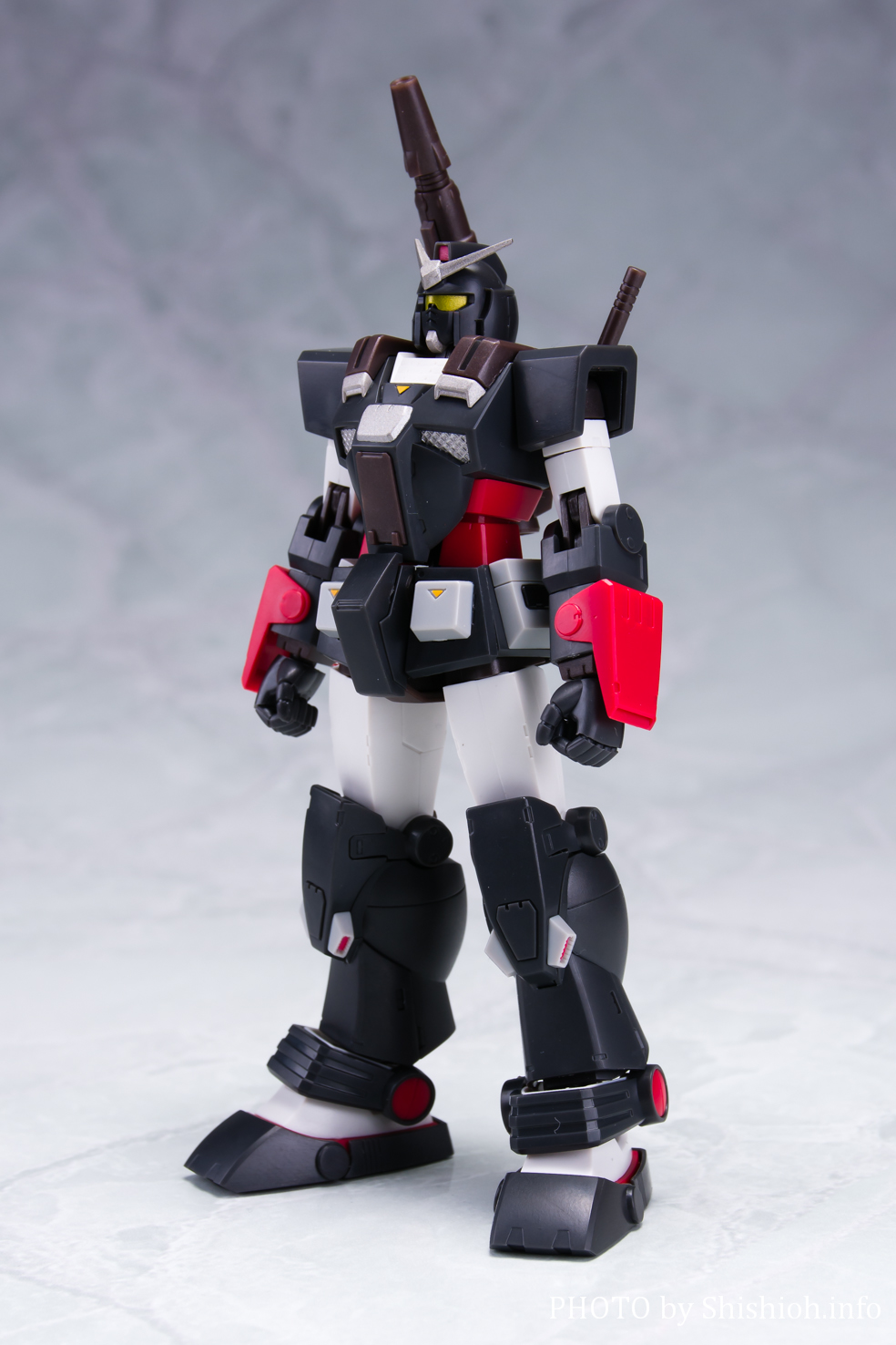 プレミアムバンダイ限定 HG FA-78-2 ヘビーガンダム 塗装済完成品 模型