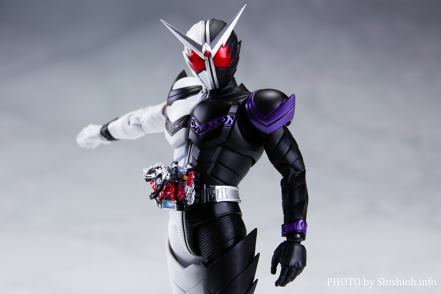 BANDAI SHFiguarts 仮面ライダー W ファングジョーカー Amazon.co.jp