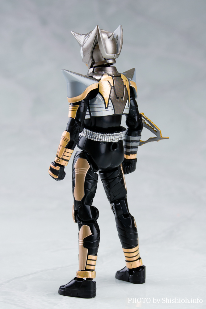 メディコムトイ RAH DX パンチホッパー 仮面ライダーカブト キック