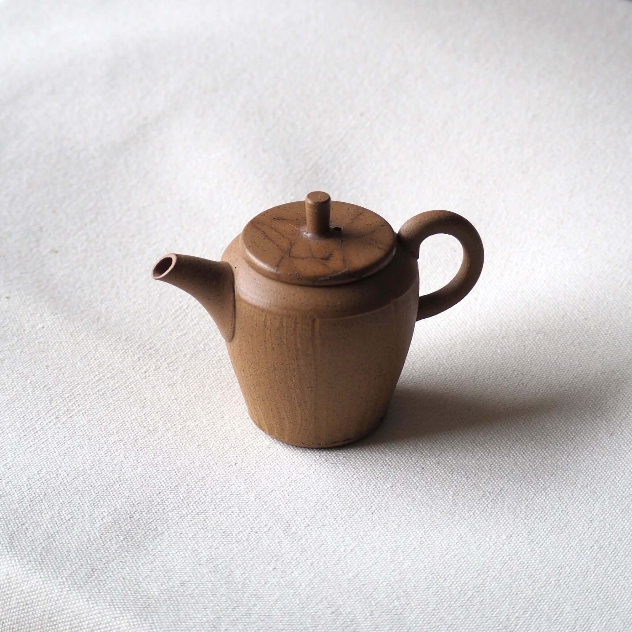 常滑焼 甚秋陶苑(伊藤成二)作 茶藻掛け茶壺 [東山堂煎茶器店