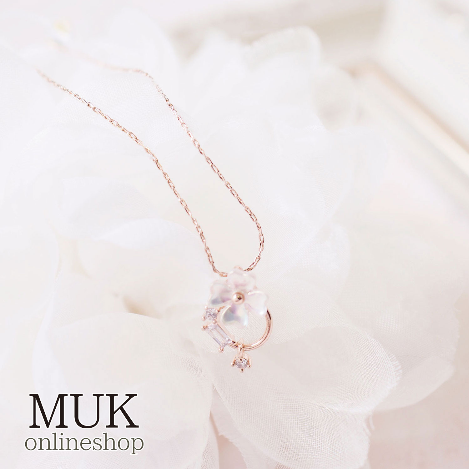 ほぅ】天然ホワイトシェルの大粒デザインネックレストップ ほぅ】天然