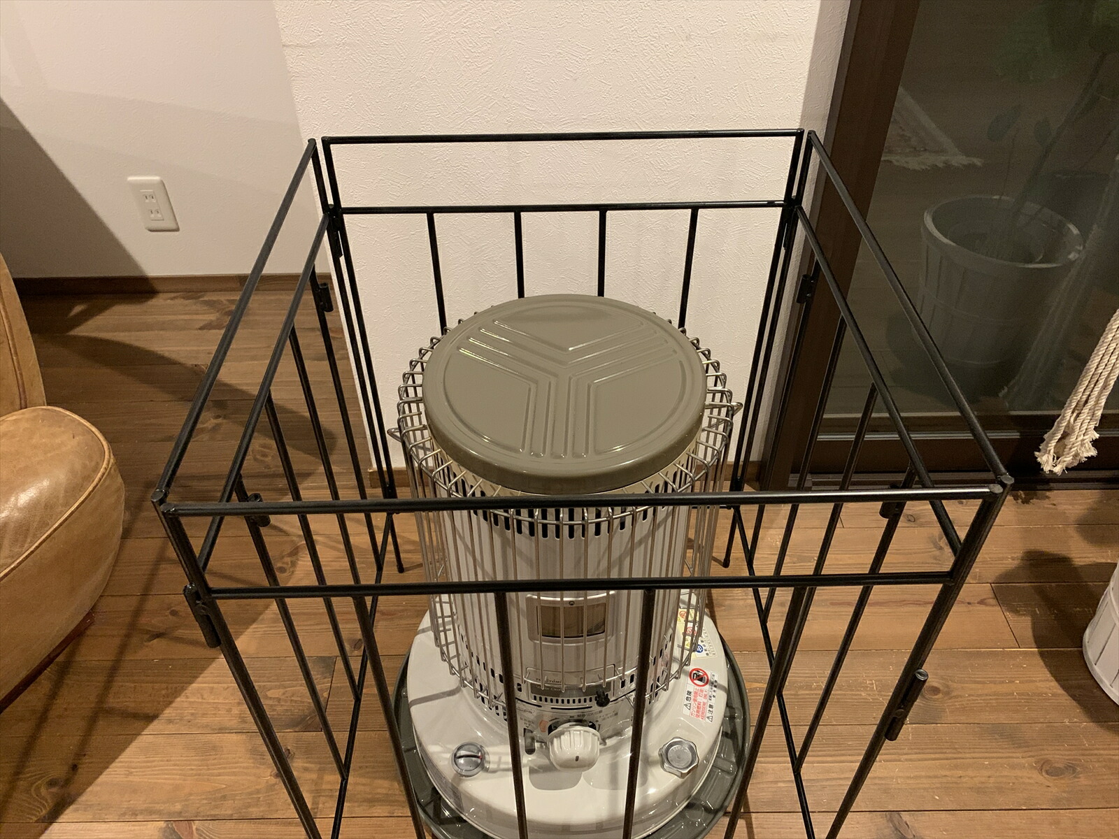 売れ筋 □□コロナ／トヨトミ用ウッド&アイアンストーブガード