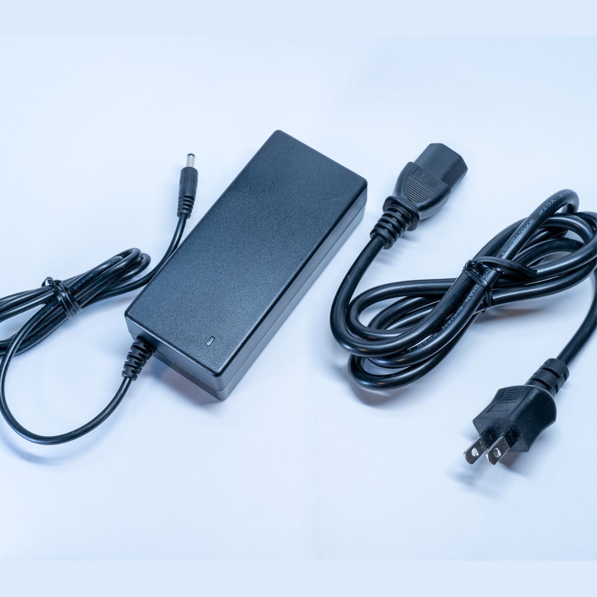 ジャンク】MINISFORUM 790Pro 本体と電源アダプター UM790 Pro】特に