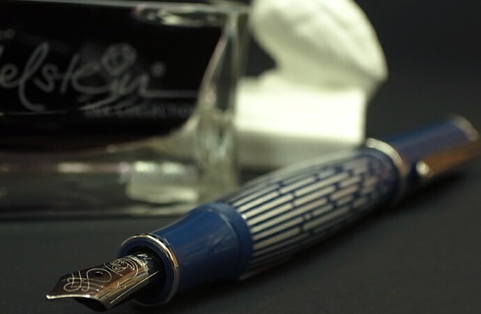 楽天市場】ペリカン 万年筆 特別生産品 M640 ナイアガラの滝 18金 ペン