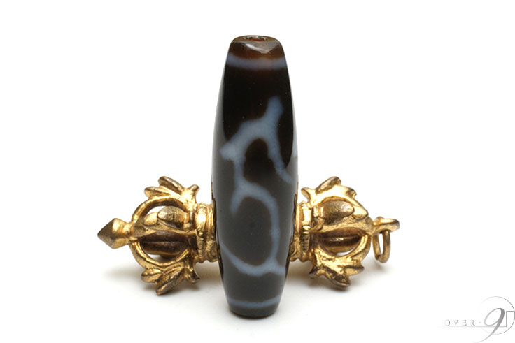 882 天珠 卍六字真言天珠 梵字 彫刻 凸凹 貴重 珍品 dzibeads！ 882