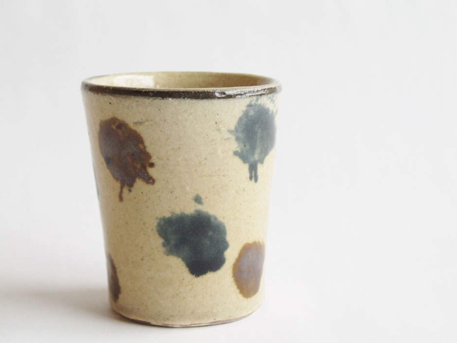 楽天市場】やちむん 民藝 照屋窯 照屋佳信 陶コップ短2 : おまめ