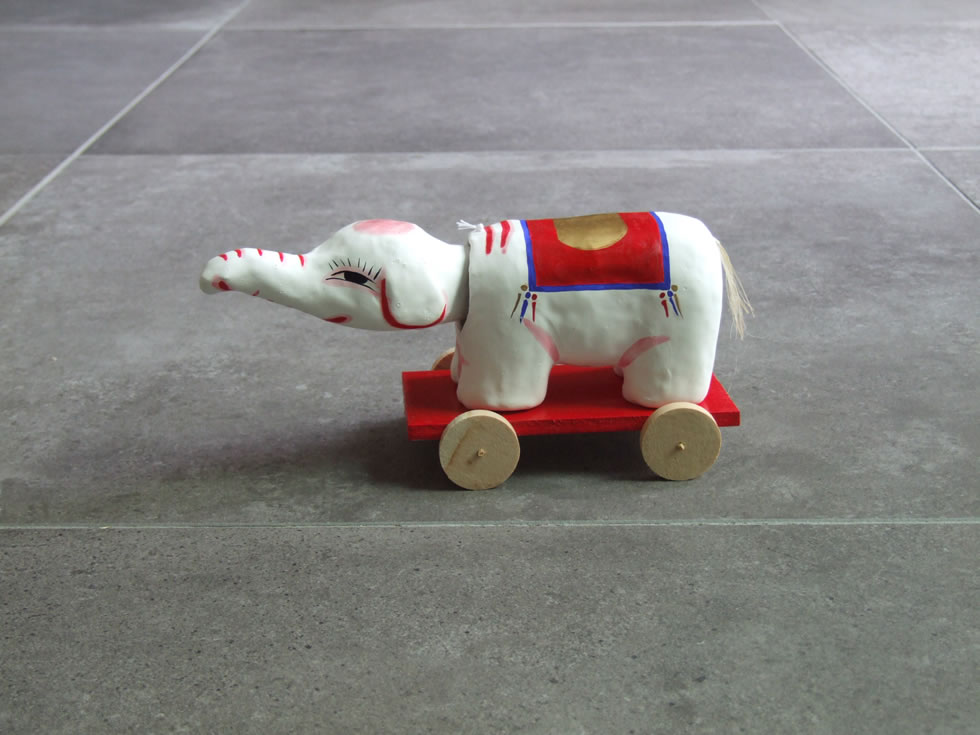 楽天市場】郷土玩具 民藝 静岡県 浜松張子 鈴木伸江 象車 縁起物 : おまめ