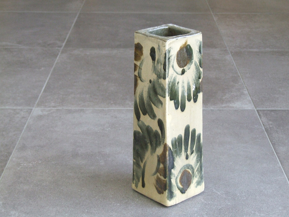 楽天市場】やちむん 民藝 照屋窯 照屋佳信 長角瓶1 : おまめ