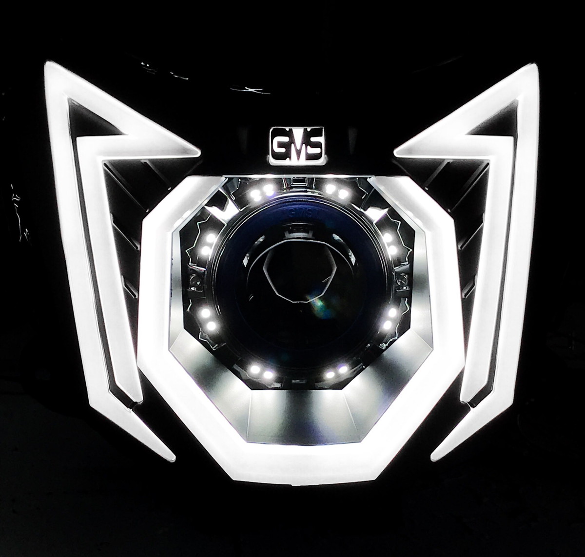 シグナスX 4型 デビルアイ LEDヘッドライト プロジェクター APP仕様