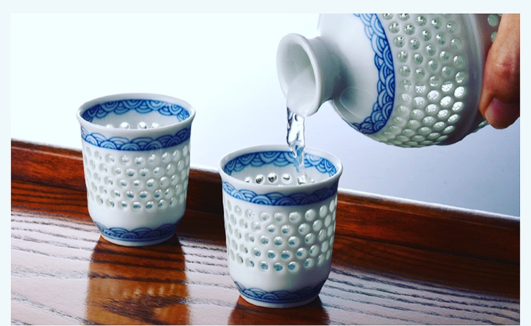 楽天市場】波佐見焼 丹心窯 筒盃.水晶青海波【5cm 60cc 60ml 酒器