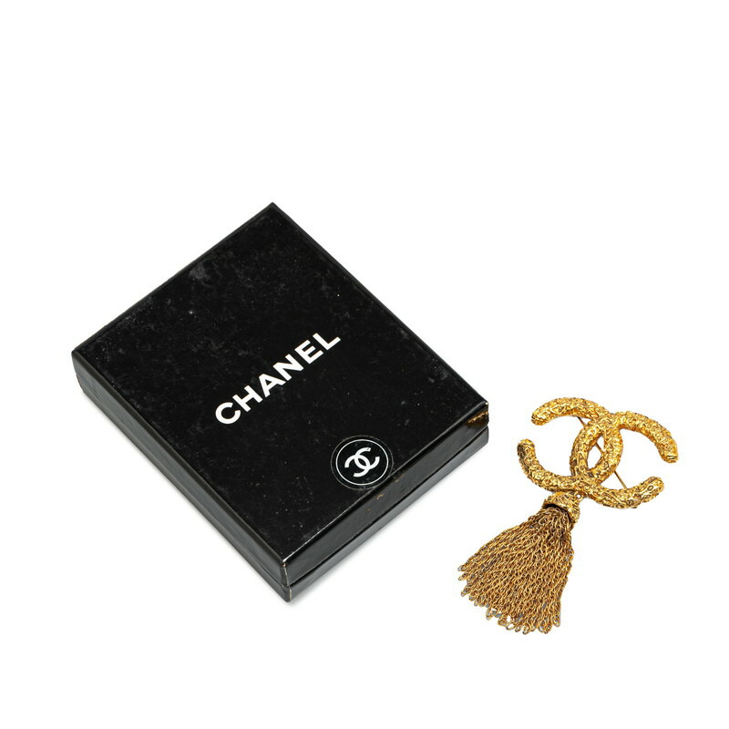 CHANEL ゴールド タッセルロゴブローチ