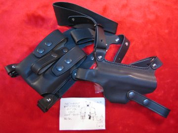 楽天市場】ホリゾンタル革製 ショルダーホルスター (ブラック) ダイ