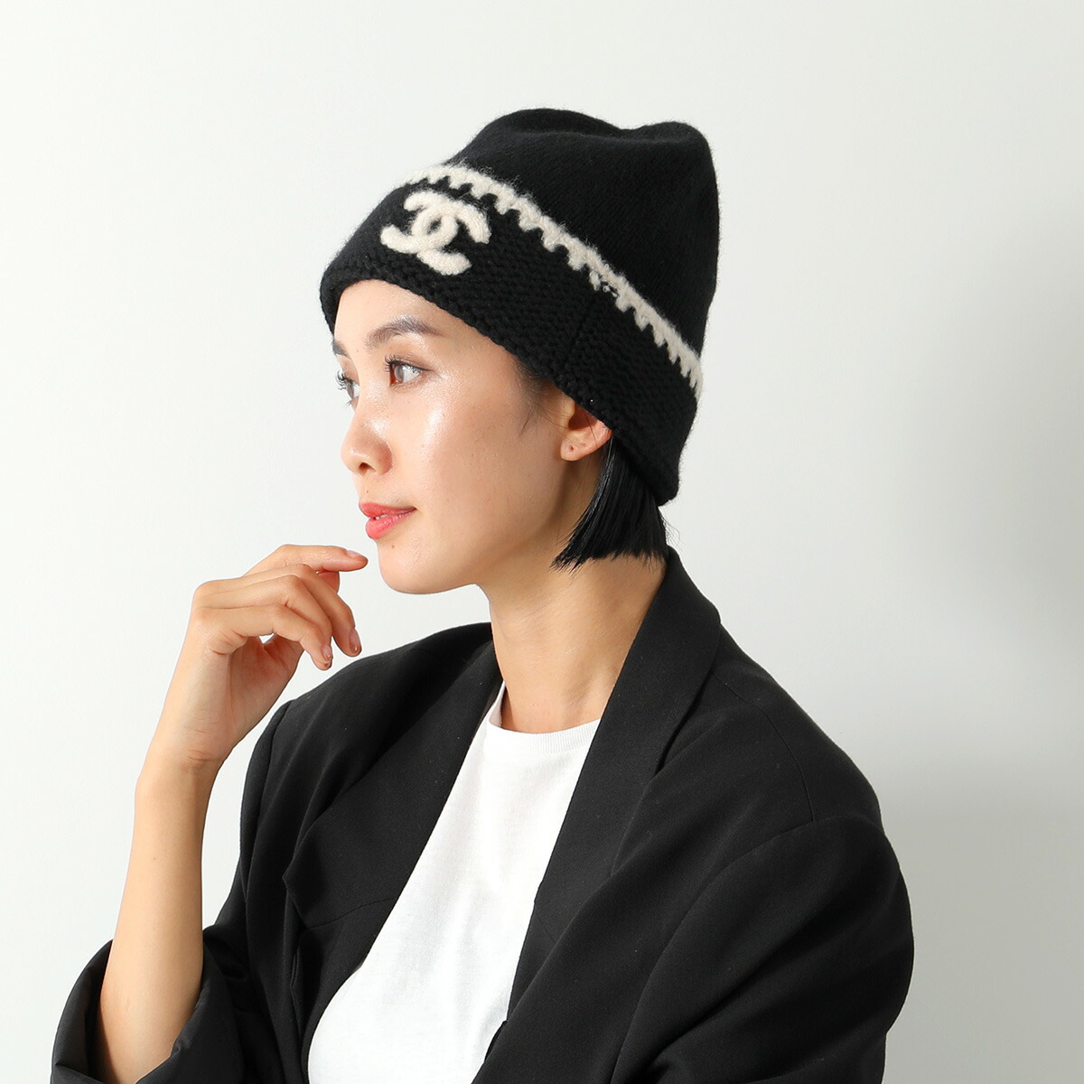 CHANEL ニット帽 黒・白 ロゴ入り CHANEL】シャネル ロゴ ニット