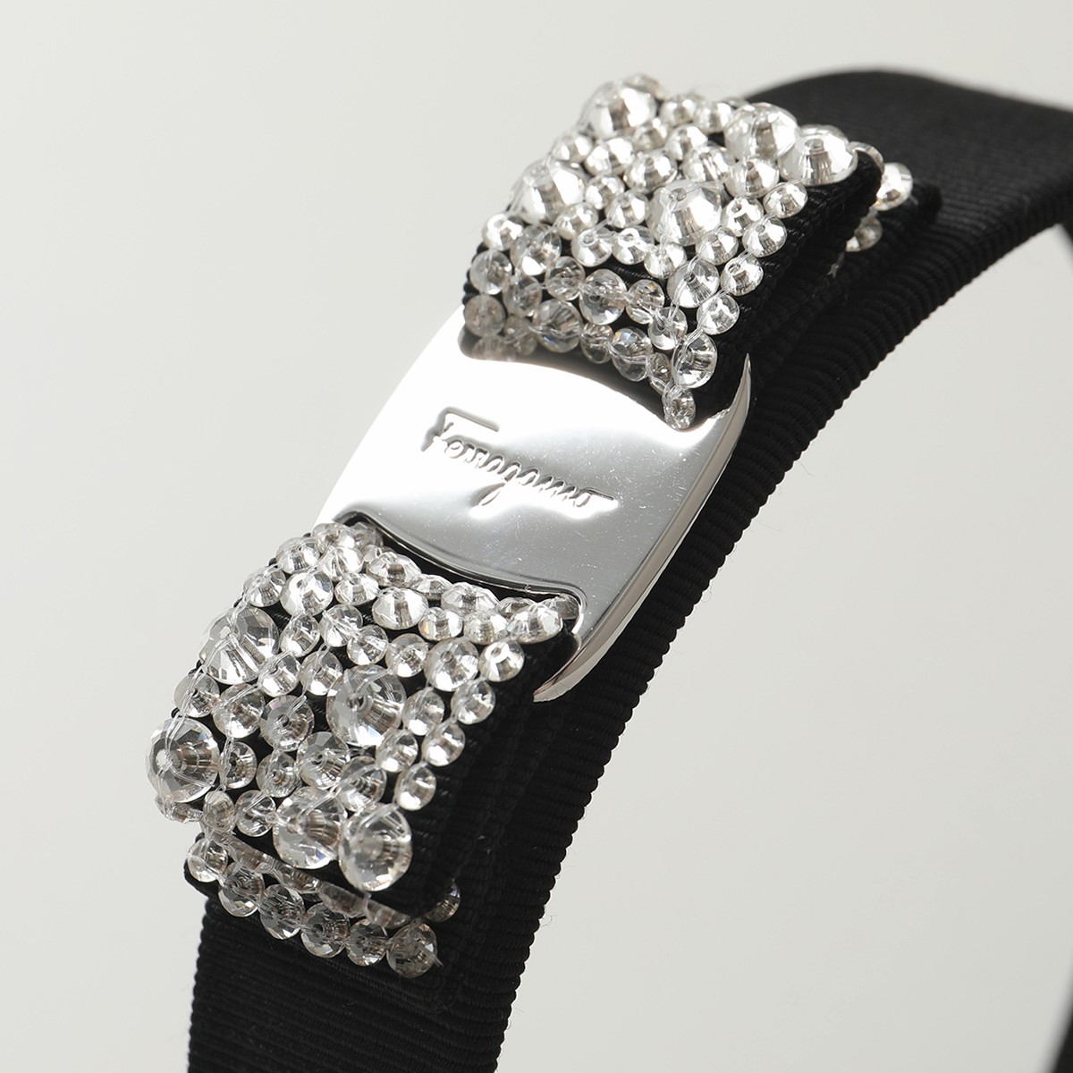FERRAGAMO フェラガモ ヴァラリボン ラインストーン カチューシャ 美品