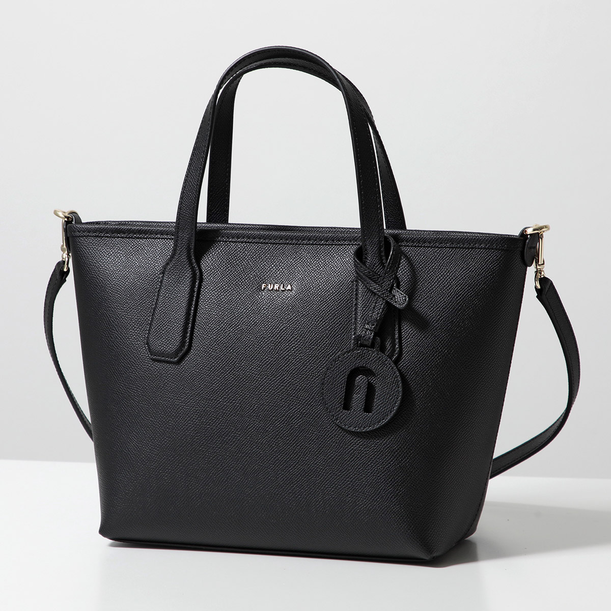 FURLA 黒 キルティング ナイロン バッグ 【公式通販】