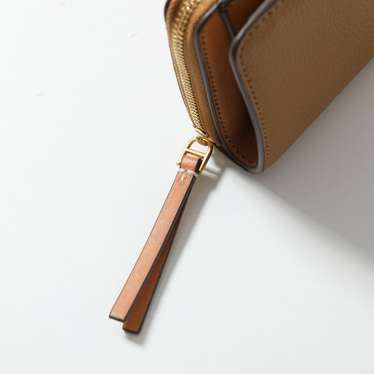 楽天市場】TORY BURCH トリーバーチ 二つ折り財布 ROBINSON PEBBLED BI