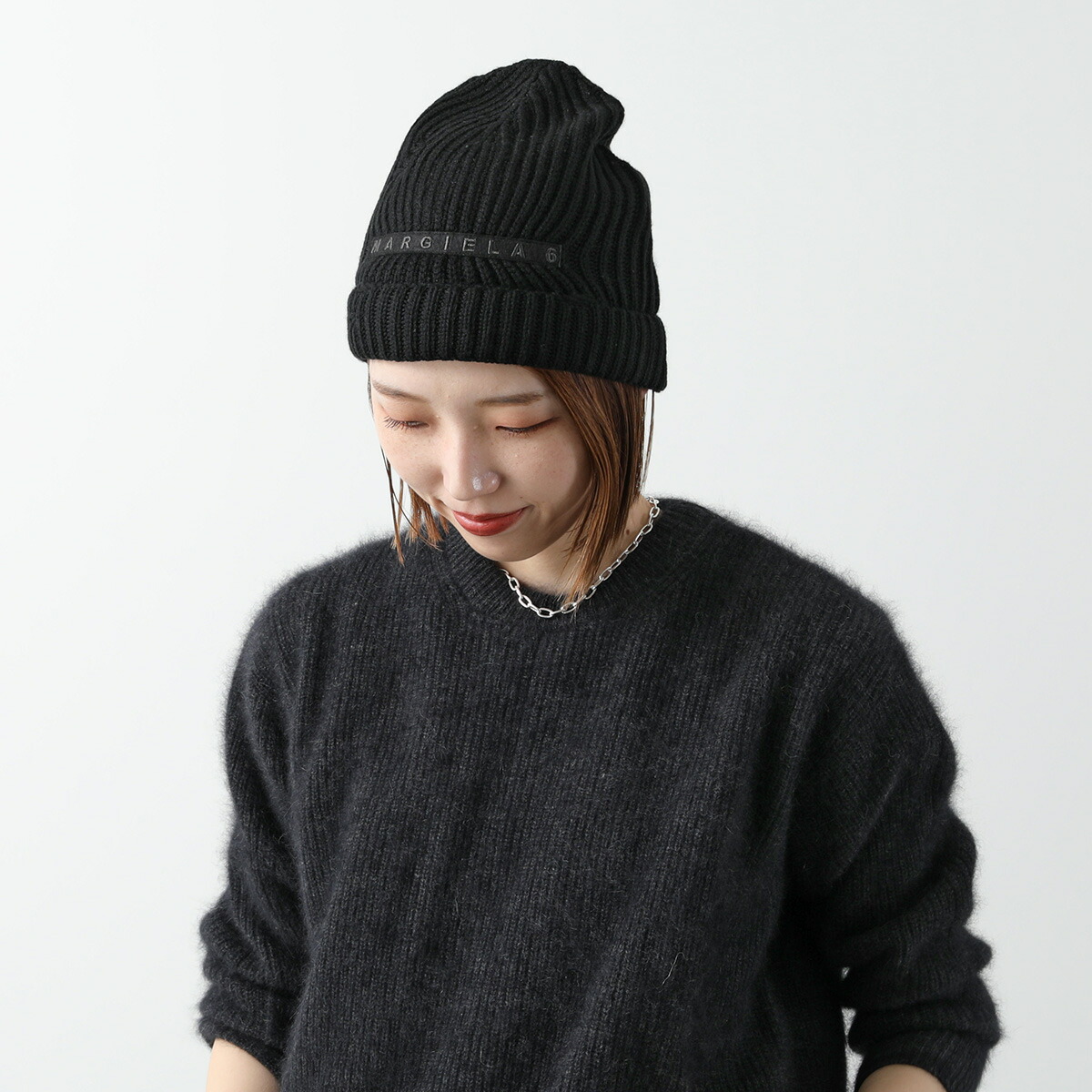 新品☆大人もOK！MM6 ニット帽 黒 ロゴ入り 新品☆大人もOK！MM6