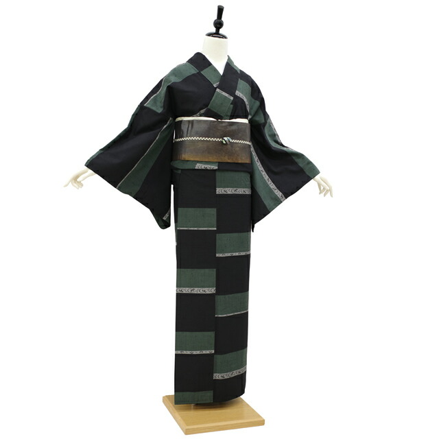 楽天市場】【新古品】 十日町 紬 着物 正絹 袷 黒 × 天鵞絨色 横段 花