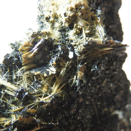 楽天市場】ルチル with ヘマタイト 原石 ブラジル産 結晶 共生 鉱物