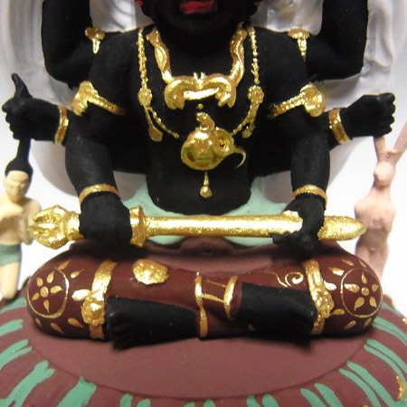 楽天市場】木彫り 仏像 彩色三面大黒天(マハーカーラ) 坐像 高さ5.5cm