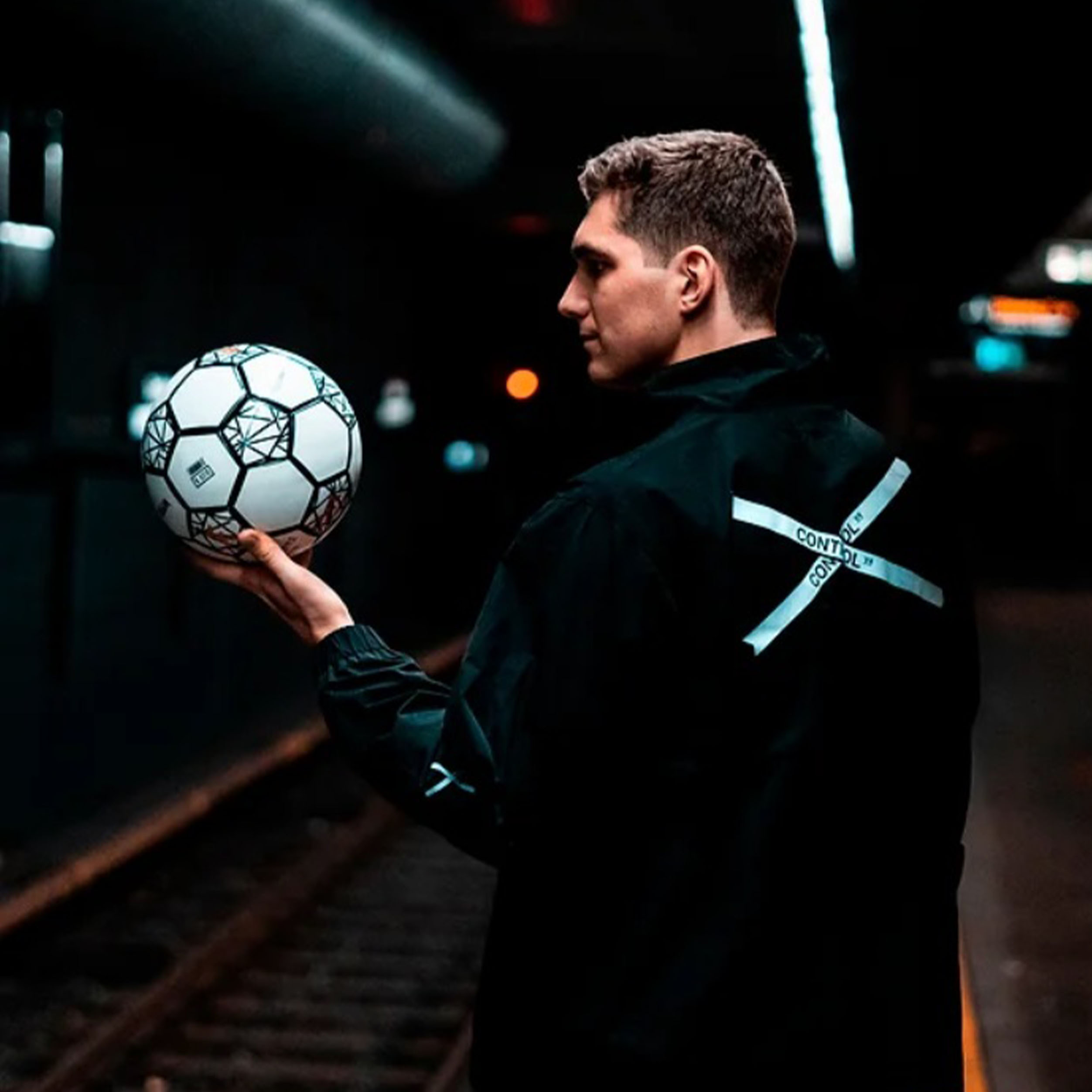 コントロールボール V4 ホワイト フリースタイル用 5号 コントロール