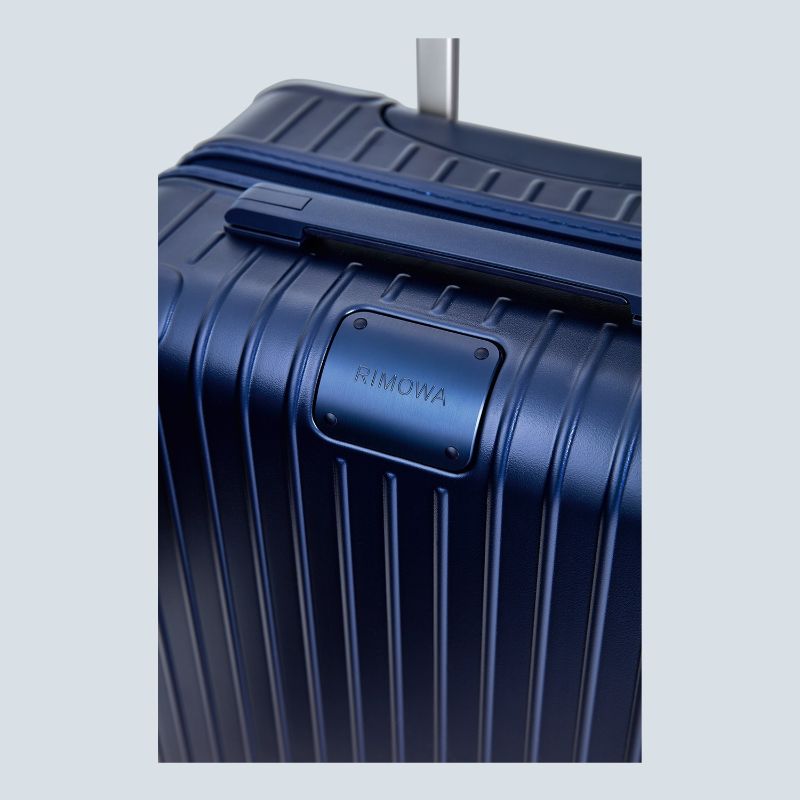 楽天市場】[正規品]送料無料 5年保証付き RIMOWA Essential Cabin