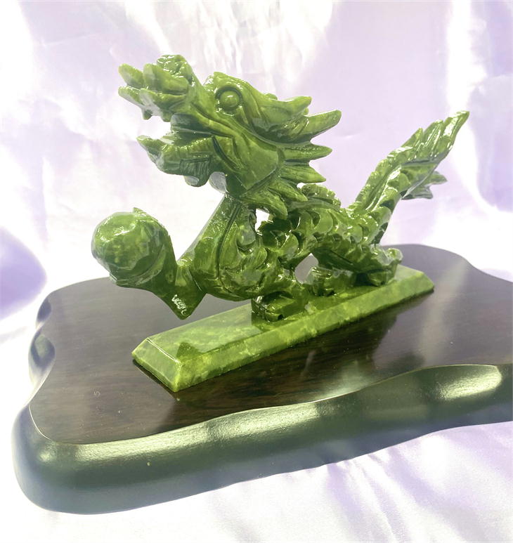 楽天市場】翡翠 吉祥龍神 台座付き ジェダイト 彫刻 インテリア 置き物