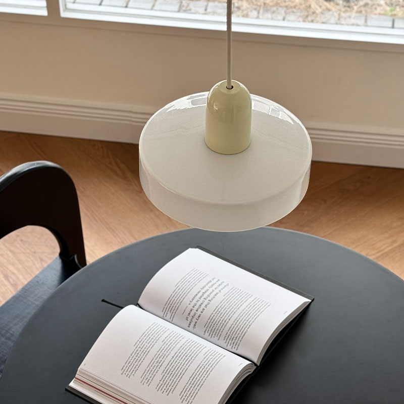 楽天市場】バイカラー ガラスシェード ペンダントライト 口金E17【ART