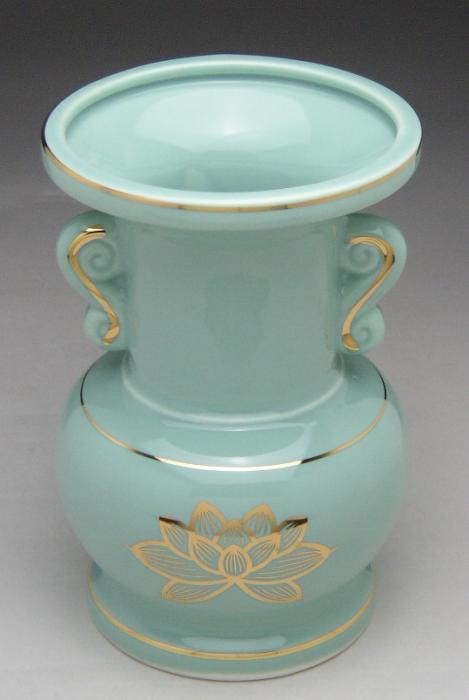楽天市場】青磁上金蓮大玉仏花（花立）4.5寸【陶器製】（青）/仏具用品