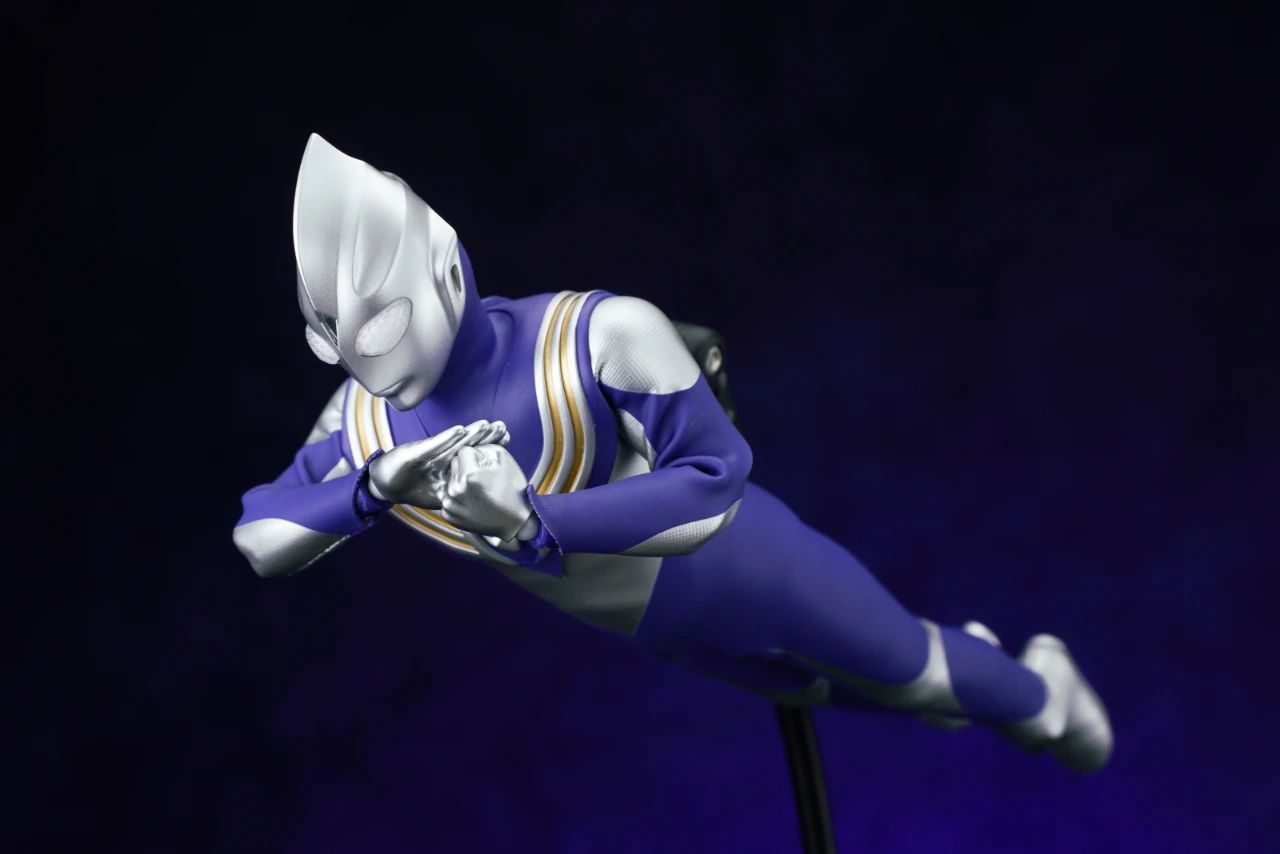楽天市場】Alphamax 1/6 ウルトラマンティガ Ultraman Tiga 可動