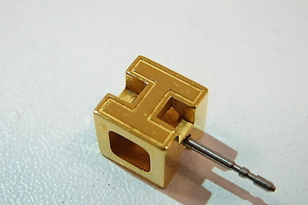 楽天市場】美品 エルメス HERMES ピアス カージュ ド アッシュ H