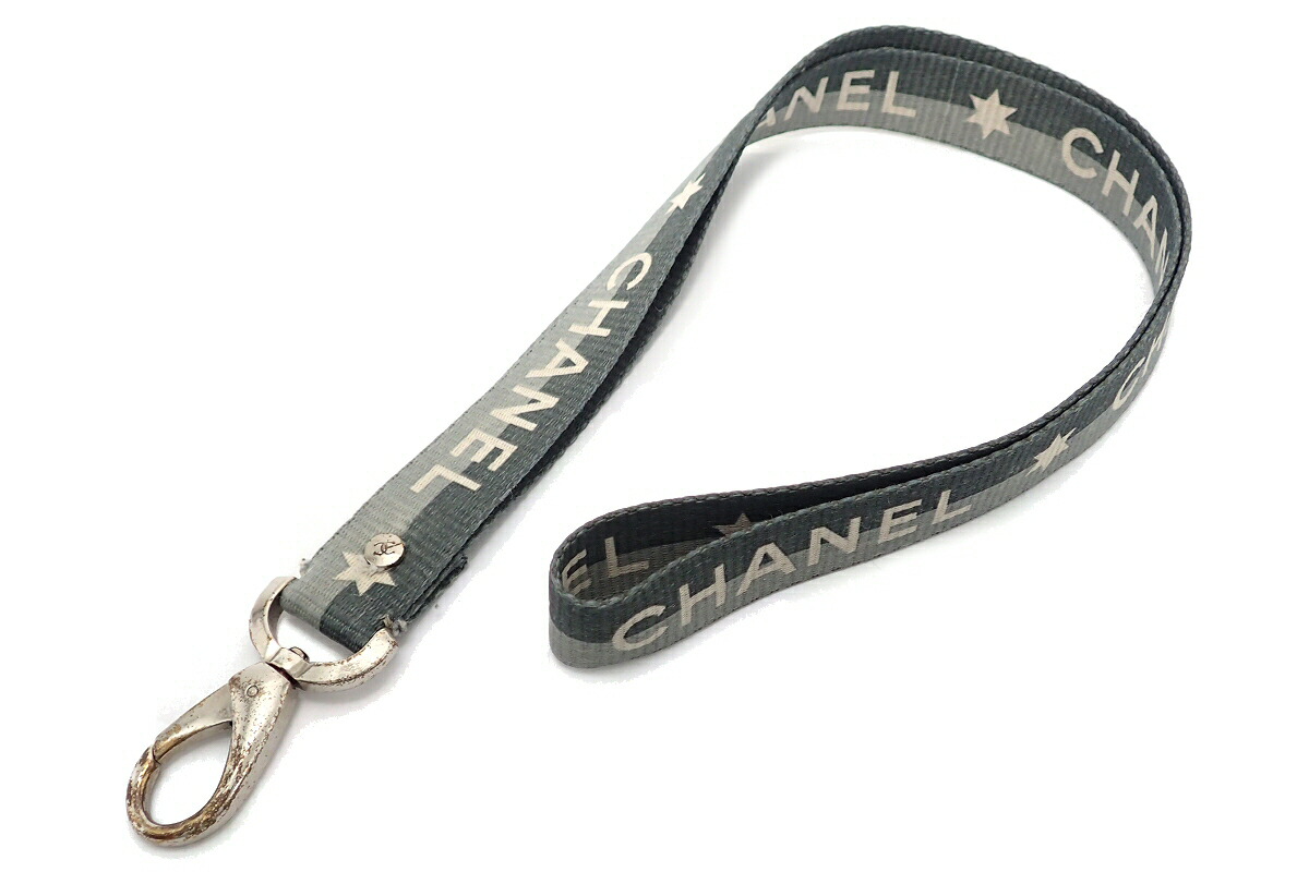 CHANEL シルバー ロゴ付きストラップ シャネル】CHANEL ロゴ ネック