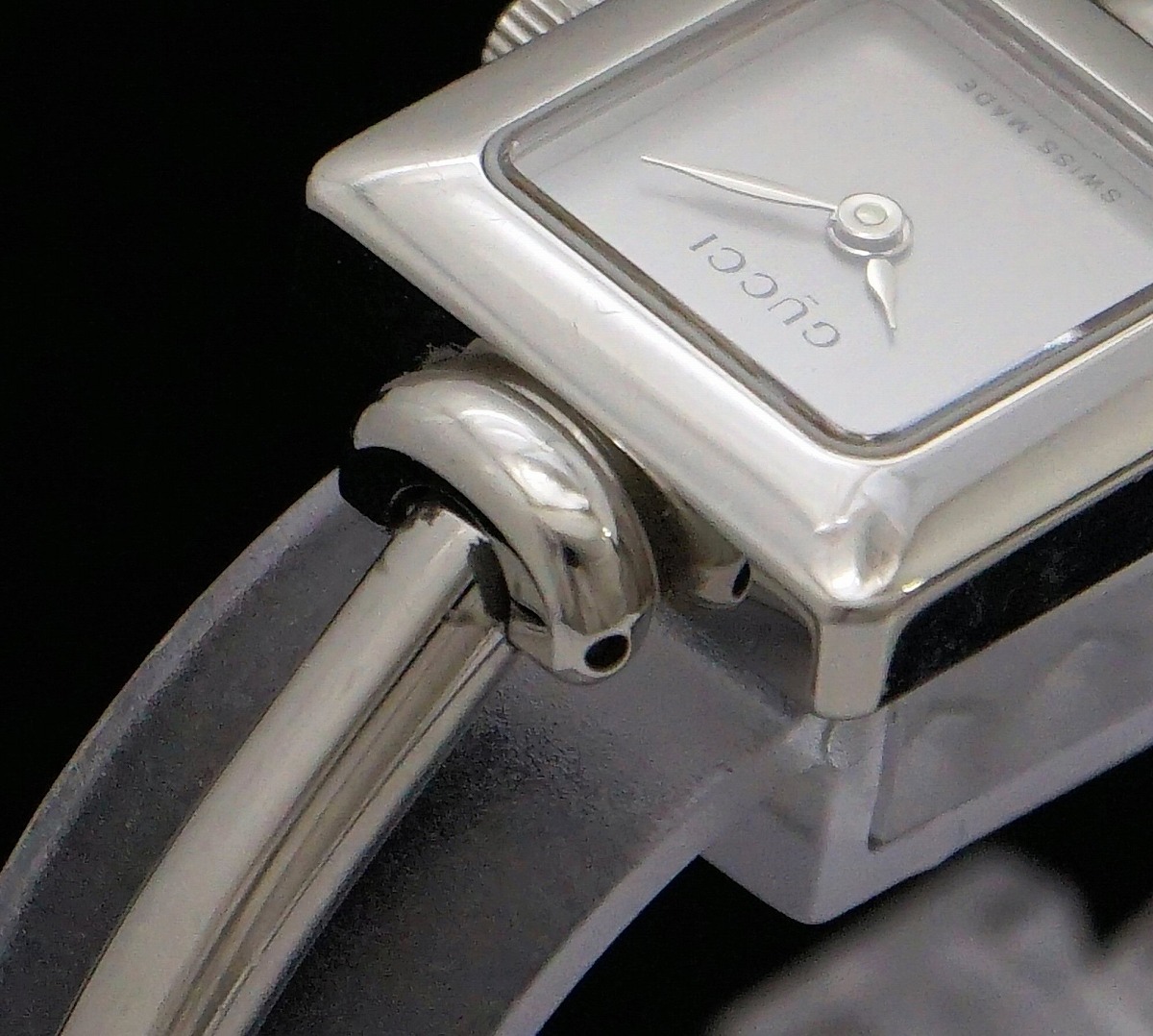 楽天市場】【ウォッチ】GUCCI グッチ バングル ウォッチ シェル文字盤