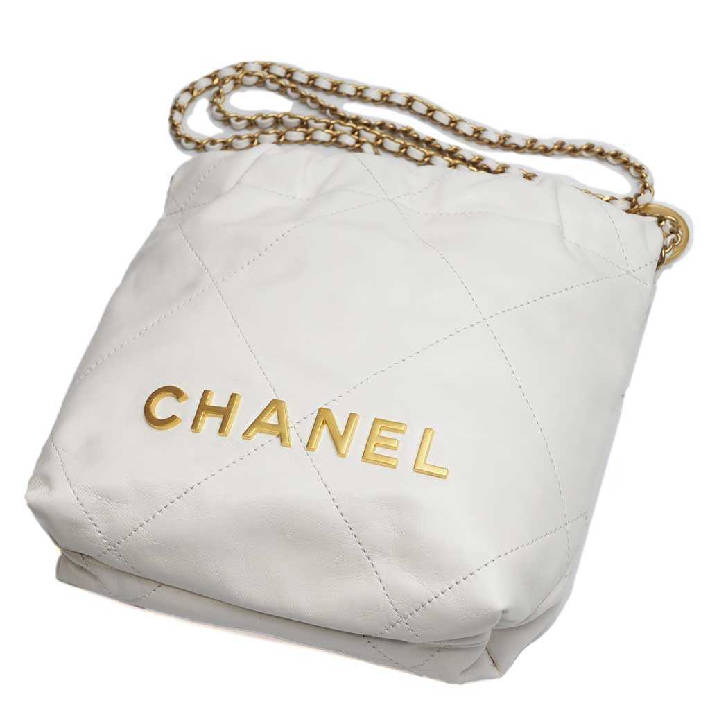 1点のみ！激レア❤CHANEL❤ホワイトラメ巾着ショルダーバッグゴールド