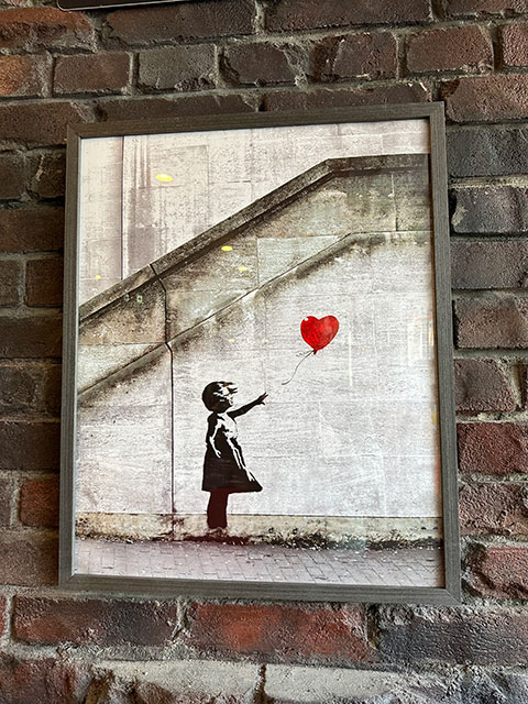 楽天市場】バンクシー アートフレーム （Girl with Balloon/赤い風船と