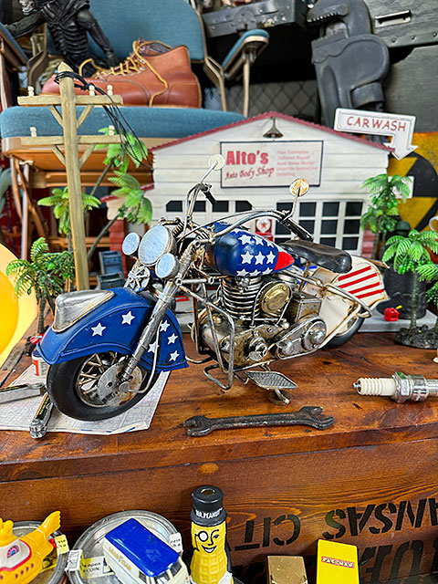 アンティークブリキ ダメージ加工バイク模型ハーレー 星条旗柄 【公式