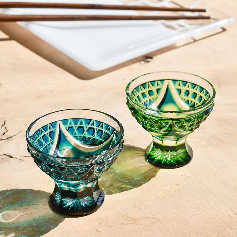 F779. 伝統工芸 切子 瑠璃色鉢 カットガラス / 薩摩切子江戸切子硝子