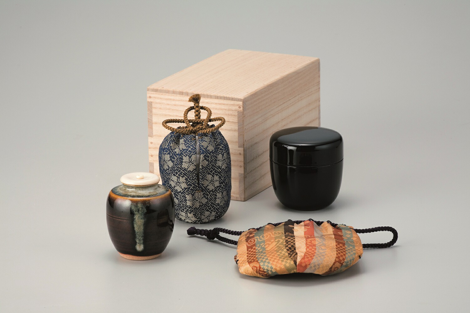 楽天市場】茶通箱セットA仕服付茶入・棗・仕服 : 茶道具商 左座園