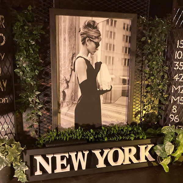 アンティーク額縁 インテリア額縁 オードリーヘプバーン M1