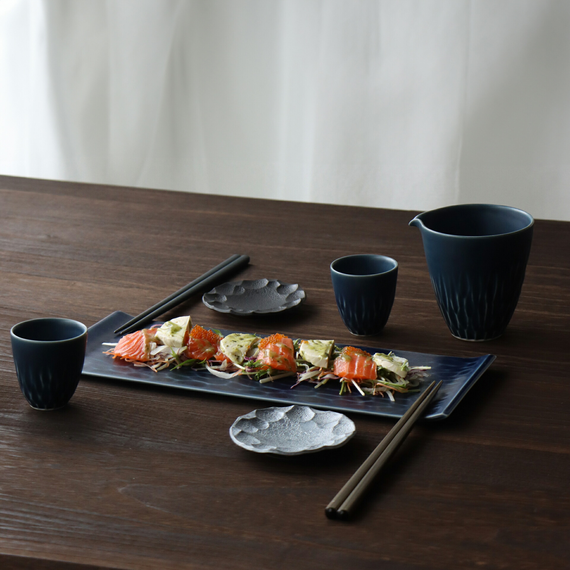 伊万里焼 陶器酒器セット（徳利2本、猪口5個） 伊万里焼 陶器酒