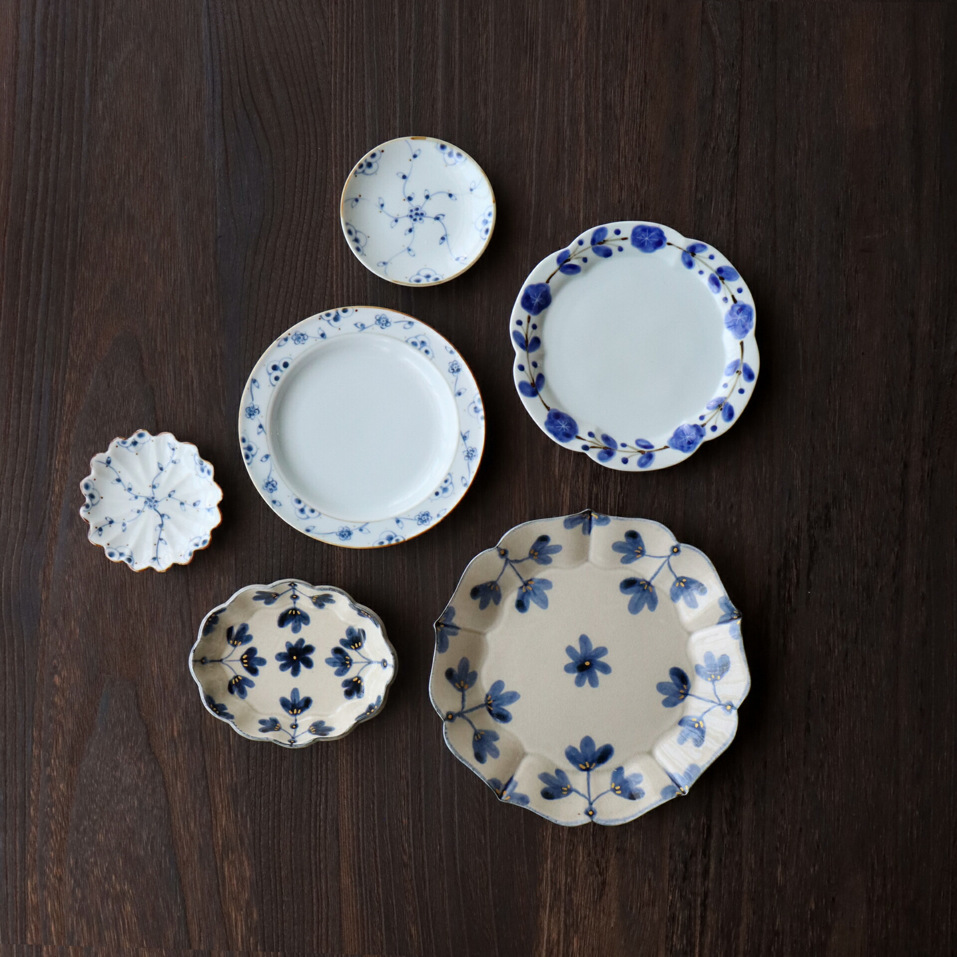 楽天市場】豆皿 花型 染付 つる花唐草 伊万里焼 徳七窯 おしゃれ