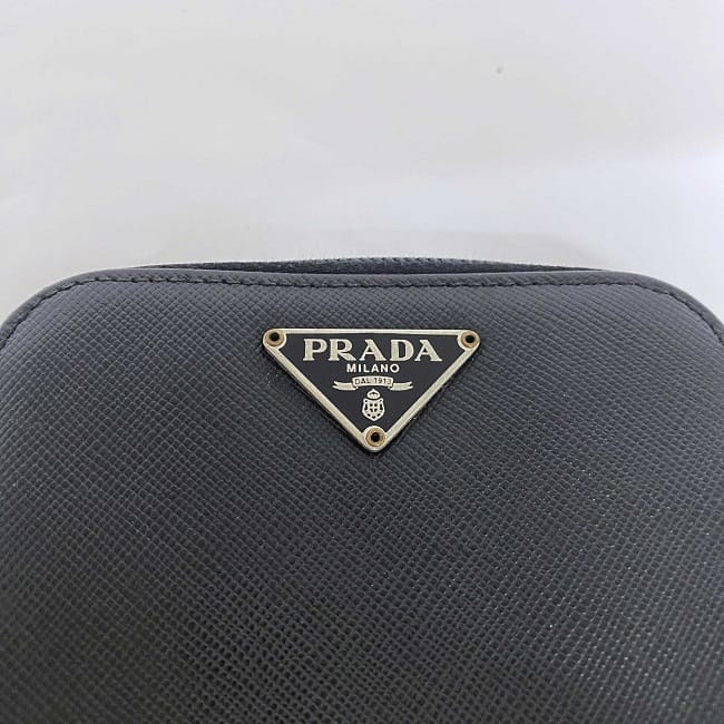 楽天市場】【送料無料】 プラダ 二つ折り 財布 ブラック シルバー 三角