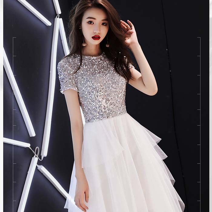 楽天市場】前撮りドレス【着後ﾚﾋﾞｭｰ特典】キラキラ スパンコール 半袖