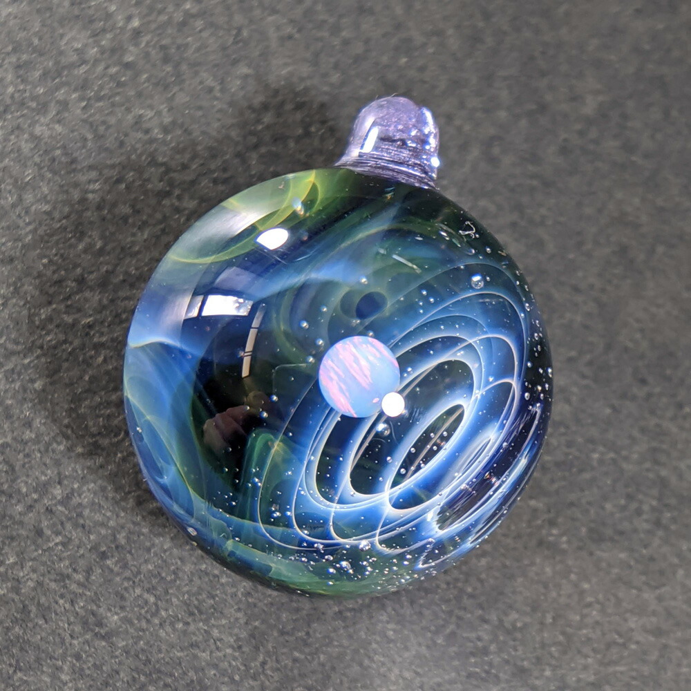 szhk9 正規品 宇宙ガラス +‪α‬ ペンダント ホワイトオパール 赤 szhk9