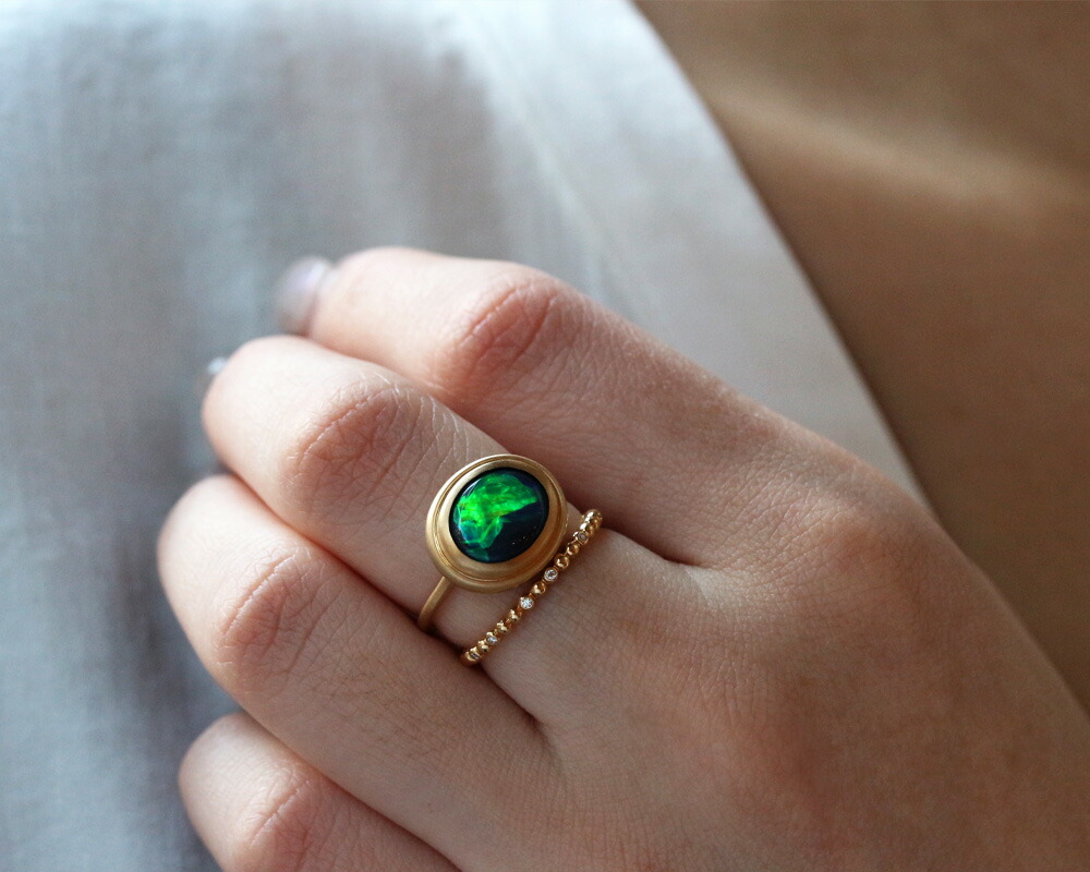 楽天市場】K18 天然ブラックオパール 1.921ct 一粒リング 11号