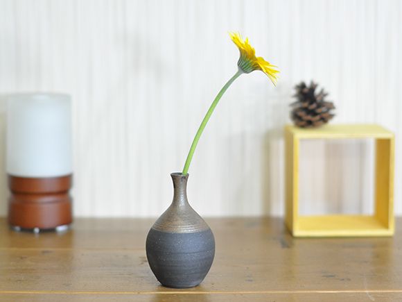 備前焼 各見信利 花入 鶴首花瓶 一輪挿し 共箱 共布 付き 備前焼 つる